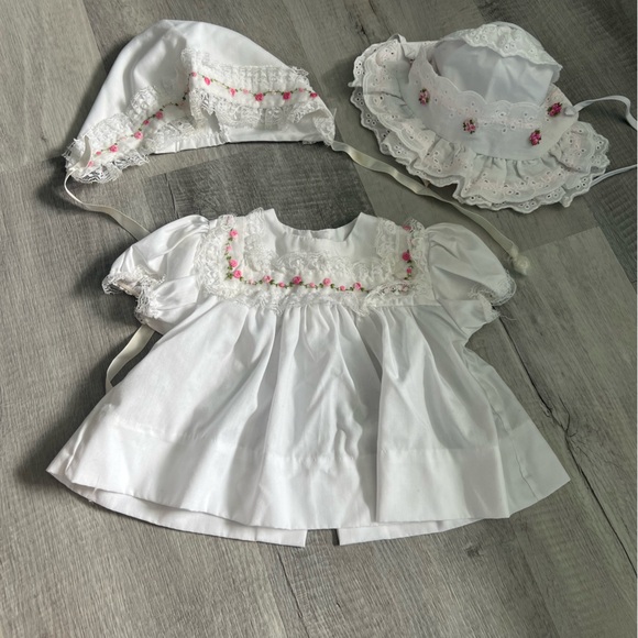 Vintage White and Pink Baby Outfit with Matching Bonnets - Picture 1 of 8